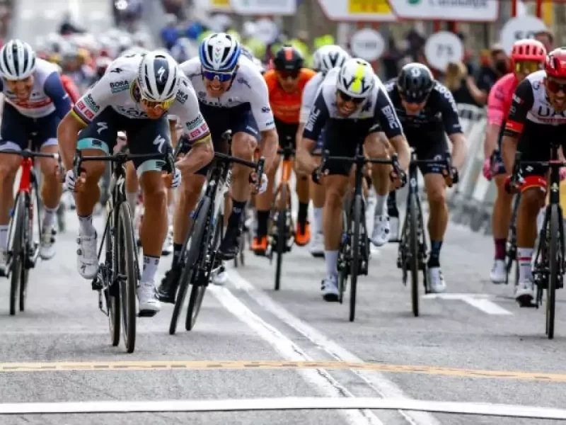 6-Ciclistas-mais-bem-pagos-no-mundo-em-2022 -Chris Froome-6